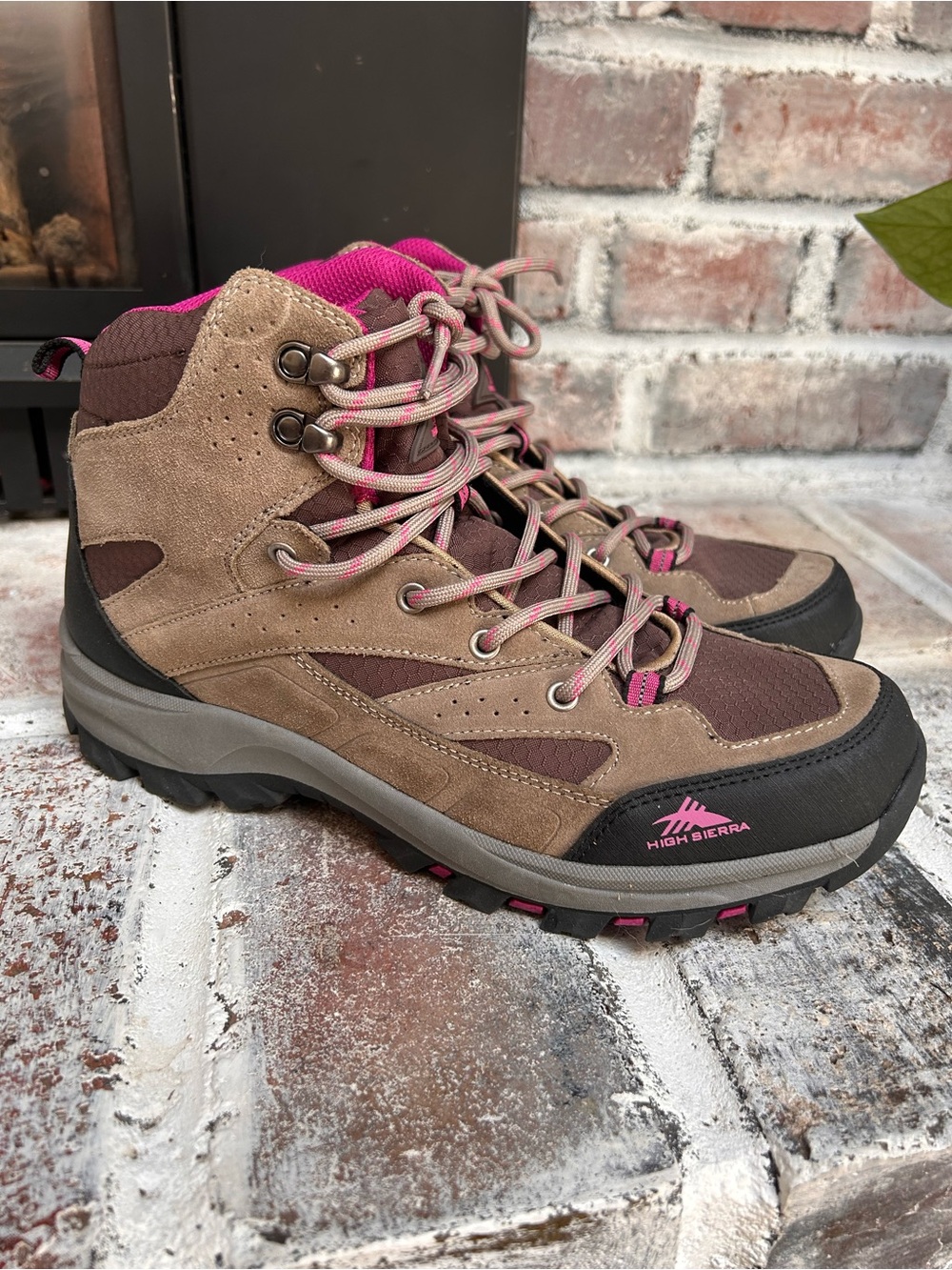 High Sierra Trekker Waterproof Hiking Boots purple brown New With Tags Size 10 - Picture 3 of 9